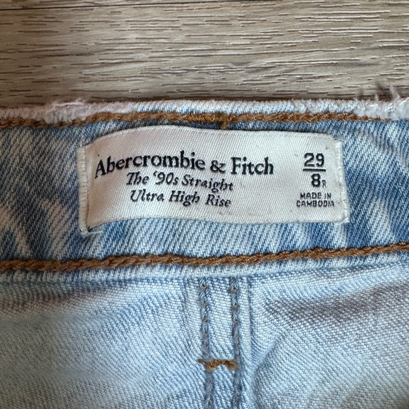 Abercrombie & Fitch The 90’s Straight Ultra High Rise Light Wash Destroyed Jeans - Picture 2 of 6